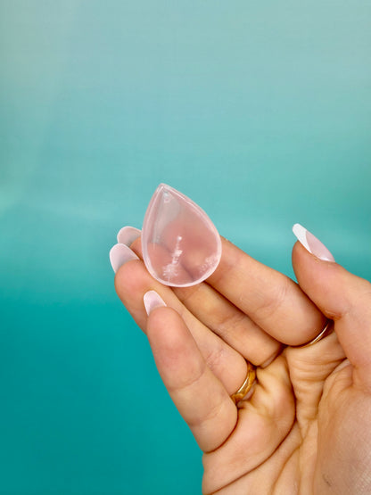 Gemmy rose quartz cabachon