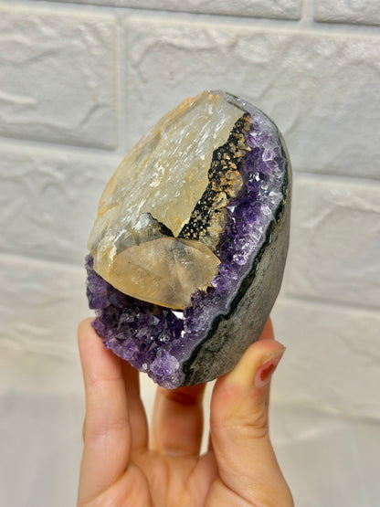 Stunning purple Uruguay amethyst with calcite Y