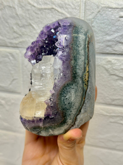 Deep purple Uruguay amethyst with sugary calcite K