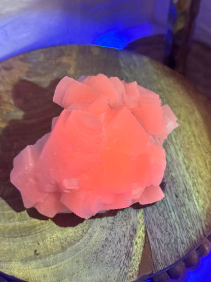 AAA pink coin calcite specimen from China (UV REACTIVE)