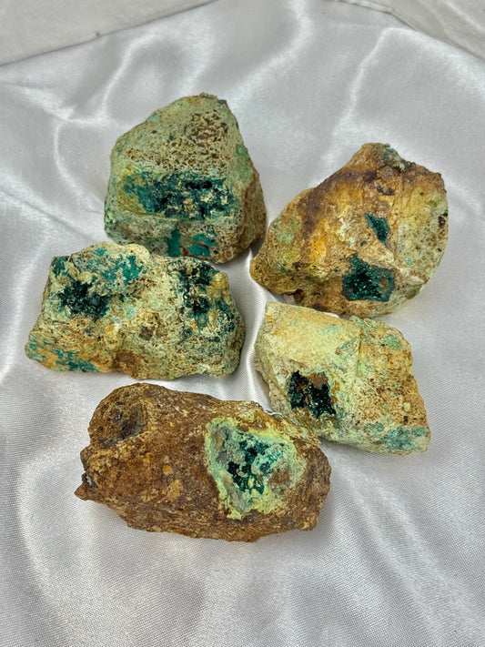 1 brochantite specimen from Arizona