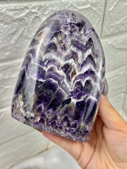 You pick! Chevron amethyst Freeform’s from Africa