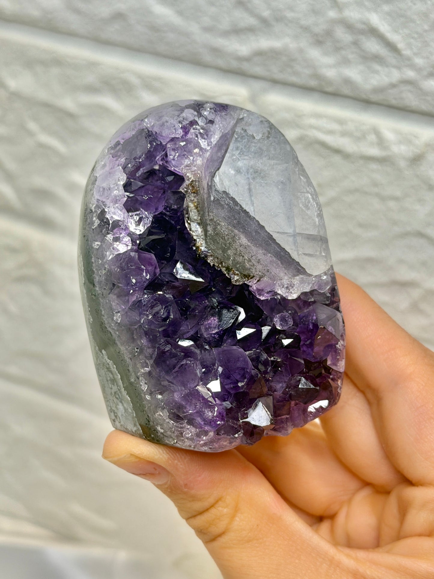 Juicy purple Uruguay amethyst with calcite and goethite H