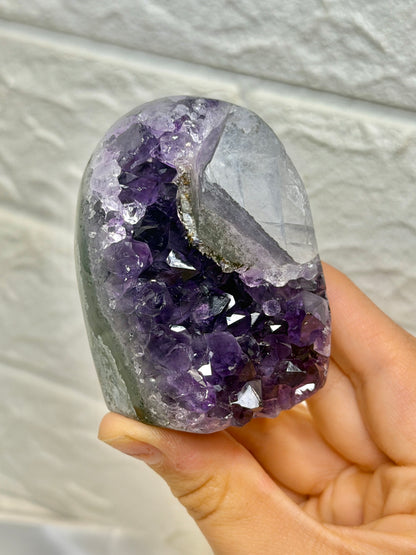 Juicy purple Uruguay amethyst with calcite and goethite H