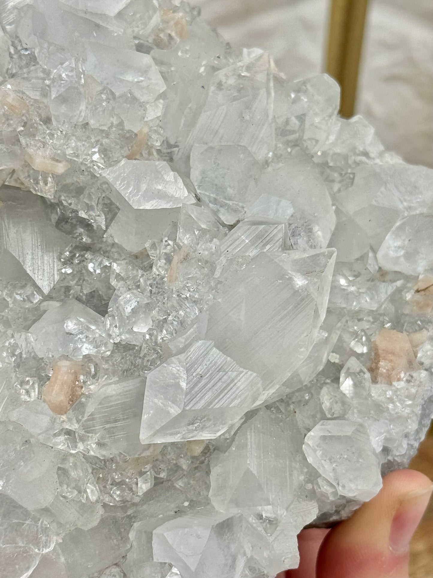 Beautiful LG diamond apophyllite specimen from India