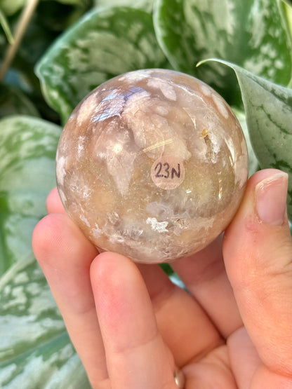 Pretty flower agate sphere N