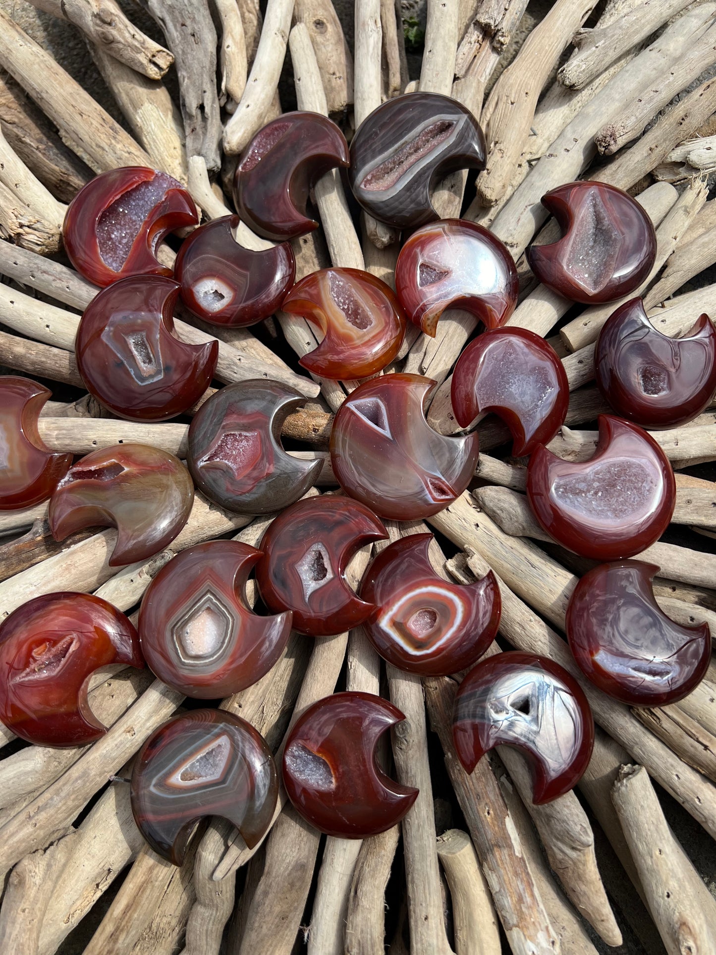 1 stunning carnelian moon