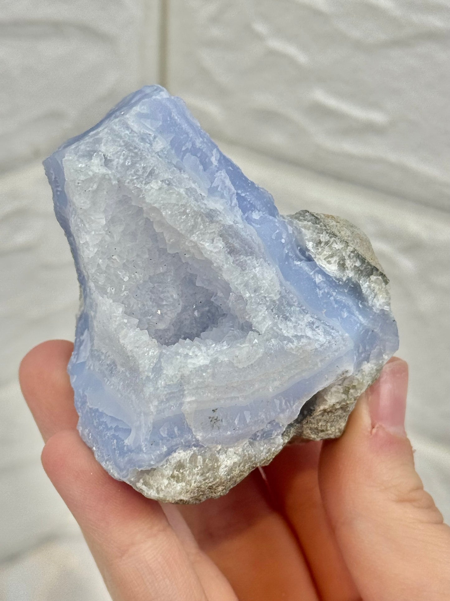 1 raw blue lace agate from Malawi