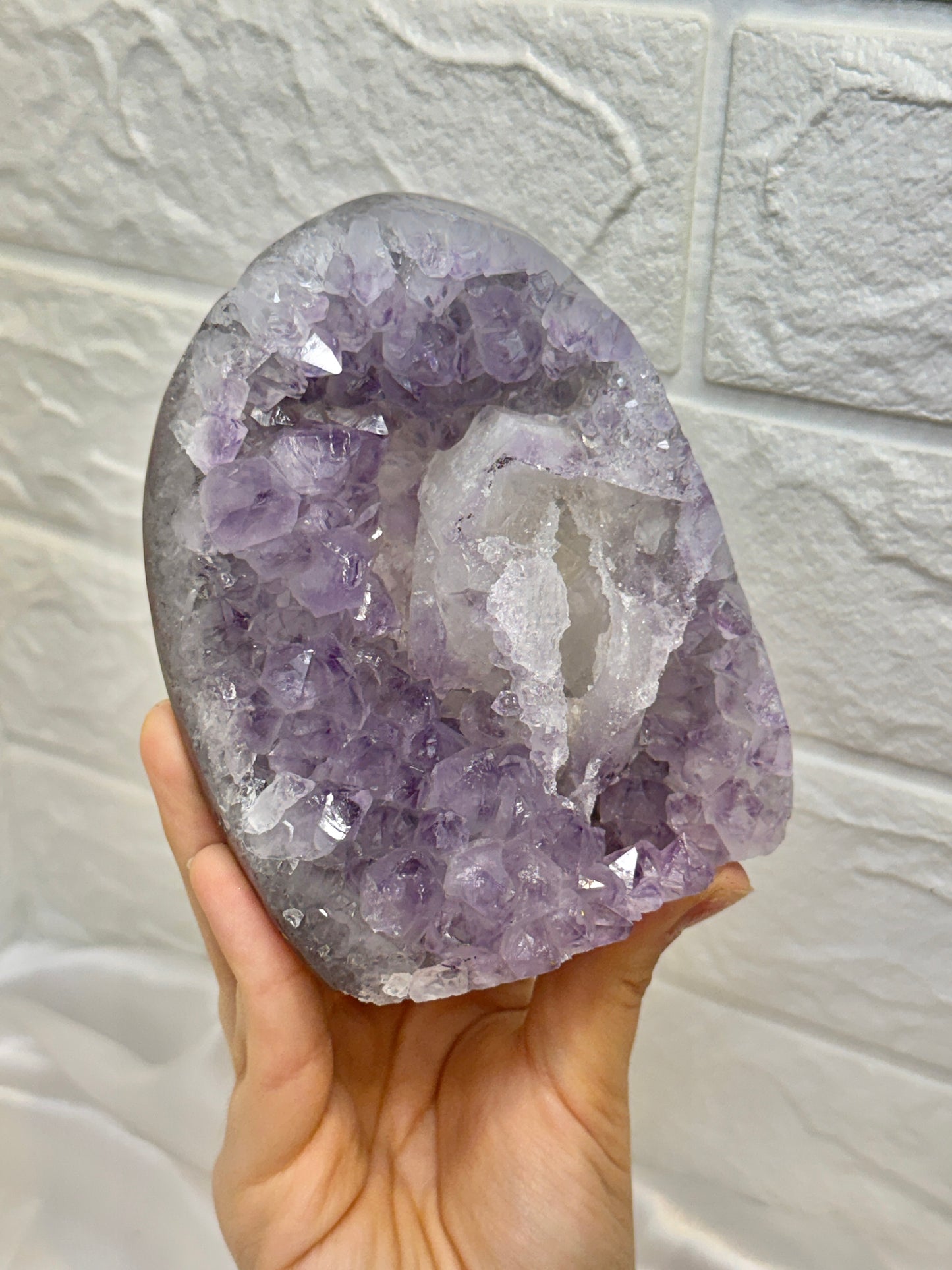 Beautiful purple Uruguay amethyst with calcite H