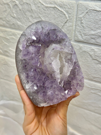 Beautiful purple Uruguay amethyst with calcite H