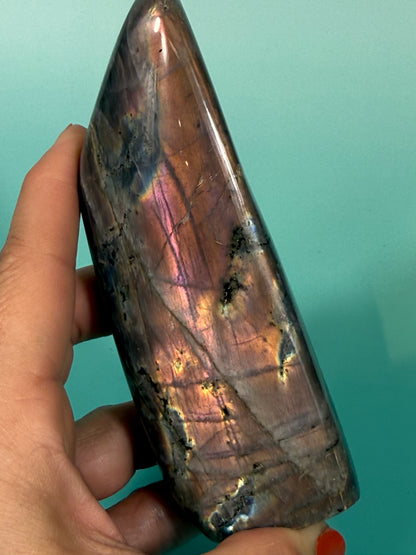 Gorgeous peach/pink flash labradorite Freeform L