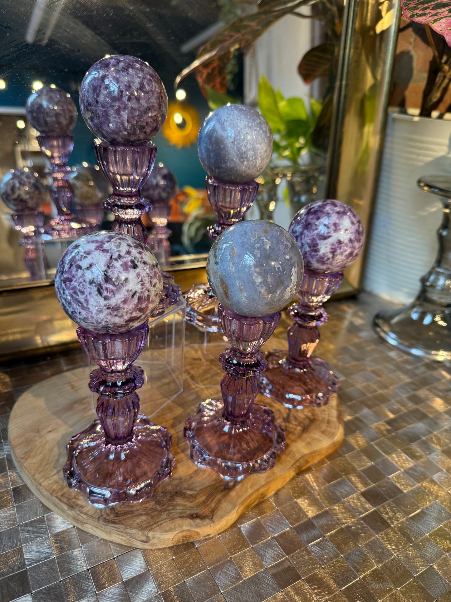 1 purple glass sphere holder (sphere not included)