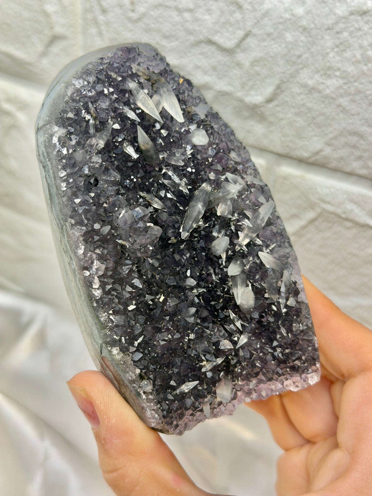 Beautiful Uruguay amethyst with calcite D