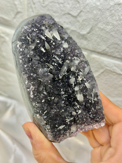 Beautiful Uruguay amethyst with calcite D