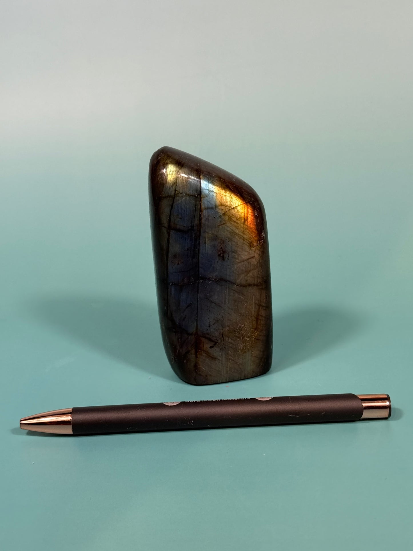 Rainbow flash labradorite Freeform K