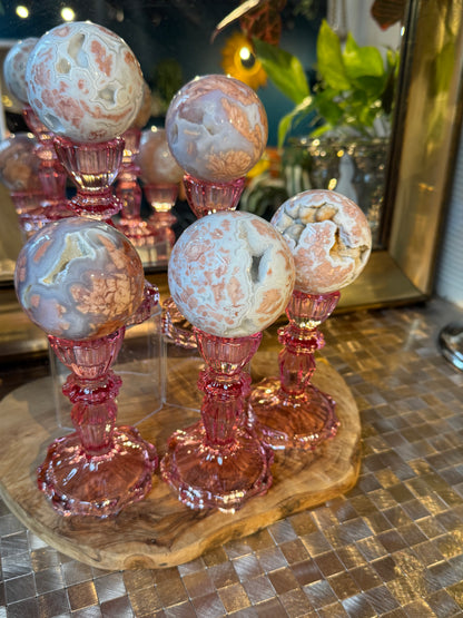 1 dark pink glass sphere holder (sphere not included)