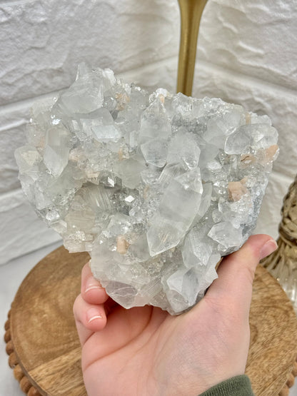 Beautiful LG diamond apophyllite specimen from India