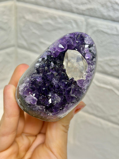 Juicy deep purple Uruguay amethyst with calcite T