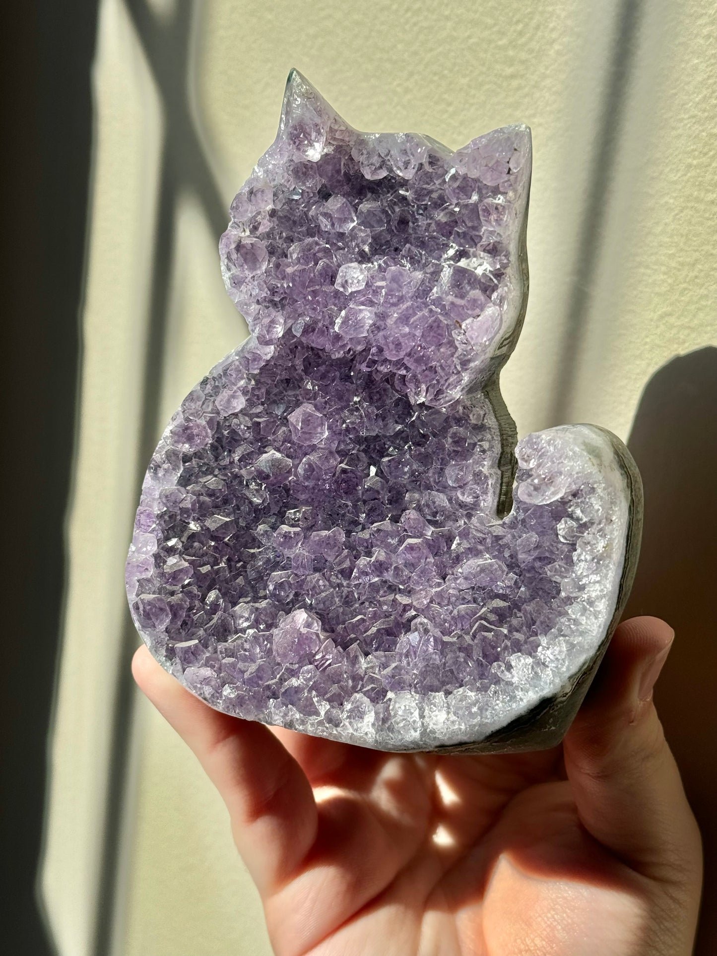 Adorable amethyst cat carving E