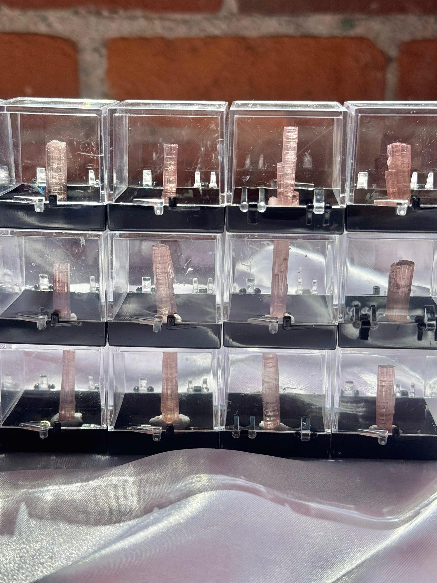 1 intuitive pink tourmaline from Afganistan (comes with box)