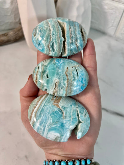 1 blue aragonite palm stone