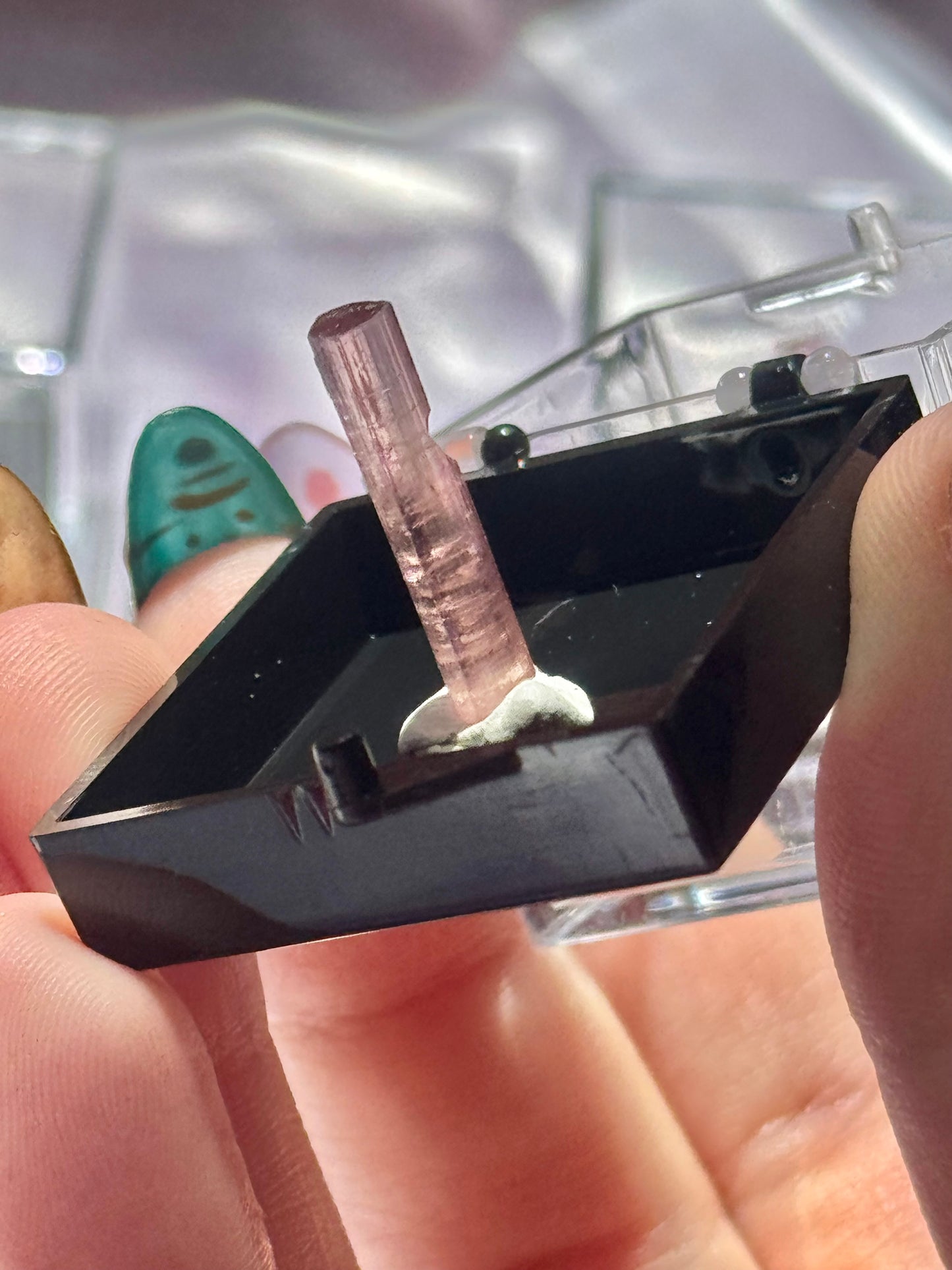 1 intuitive pink tourmaline from Afganistan (comes with box)