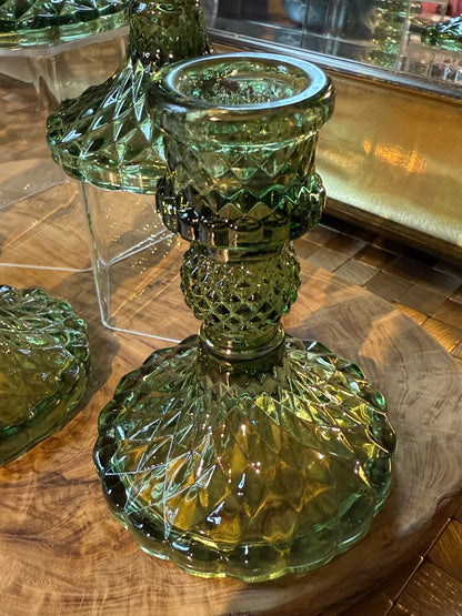 1 green glass sphere holder (sphere not included)