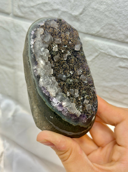 Amazing sparkly Uruguay amethyst with calcite E