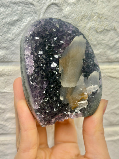 Deep purple Uruguay amethyst with calcite O