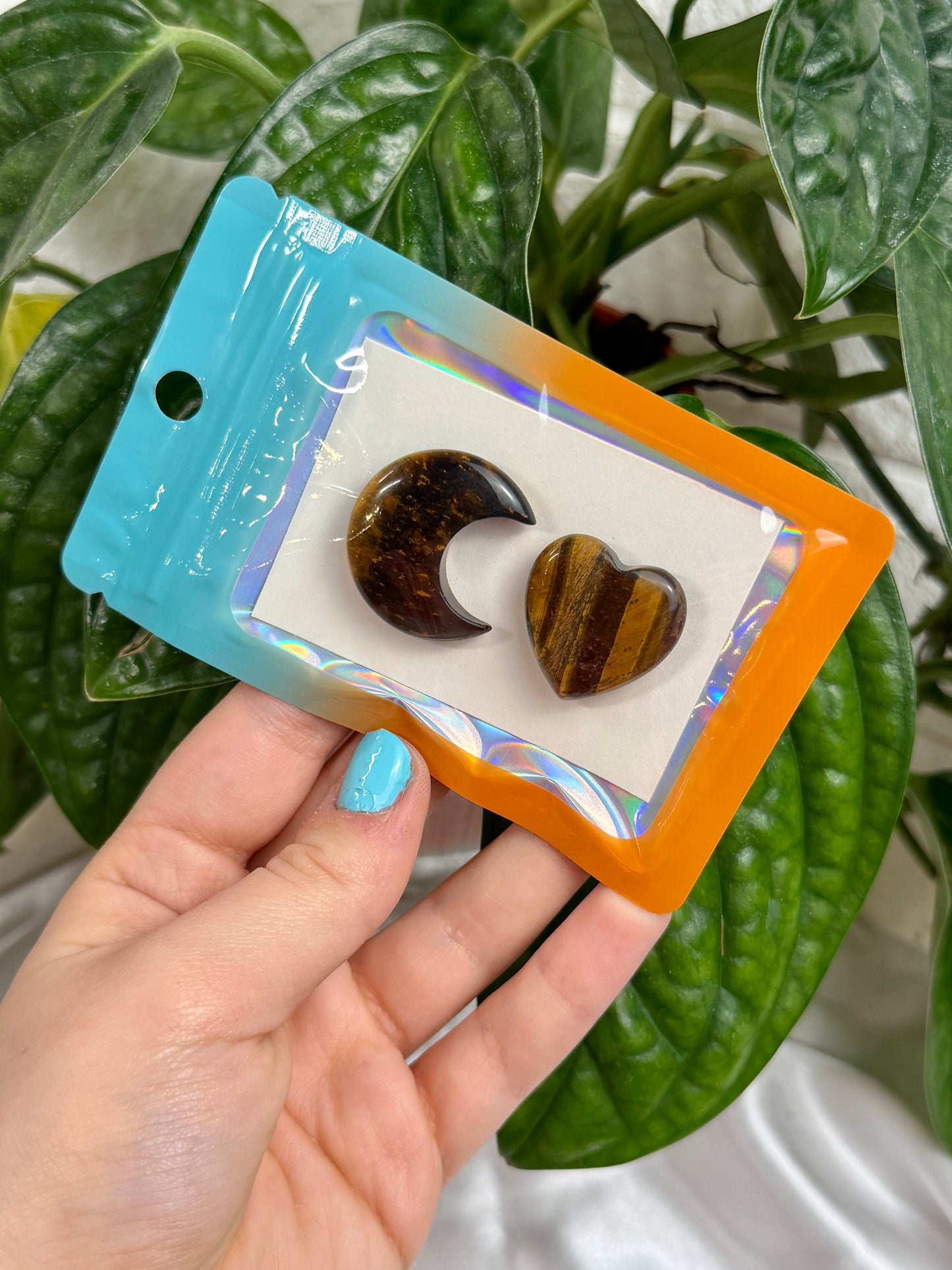 1 auramoon tigers eye moon and heart pack