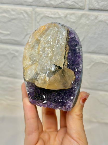 Stunning purple Uruguay amethyst with calcite Y
