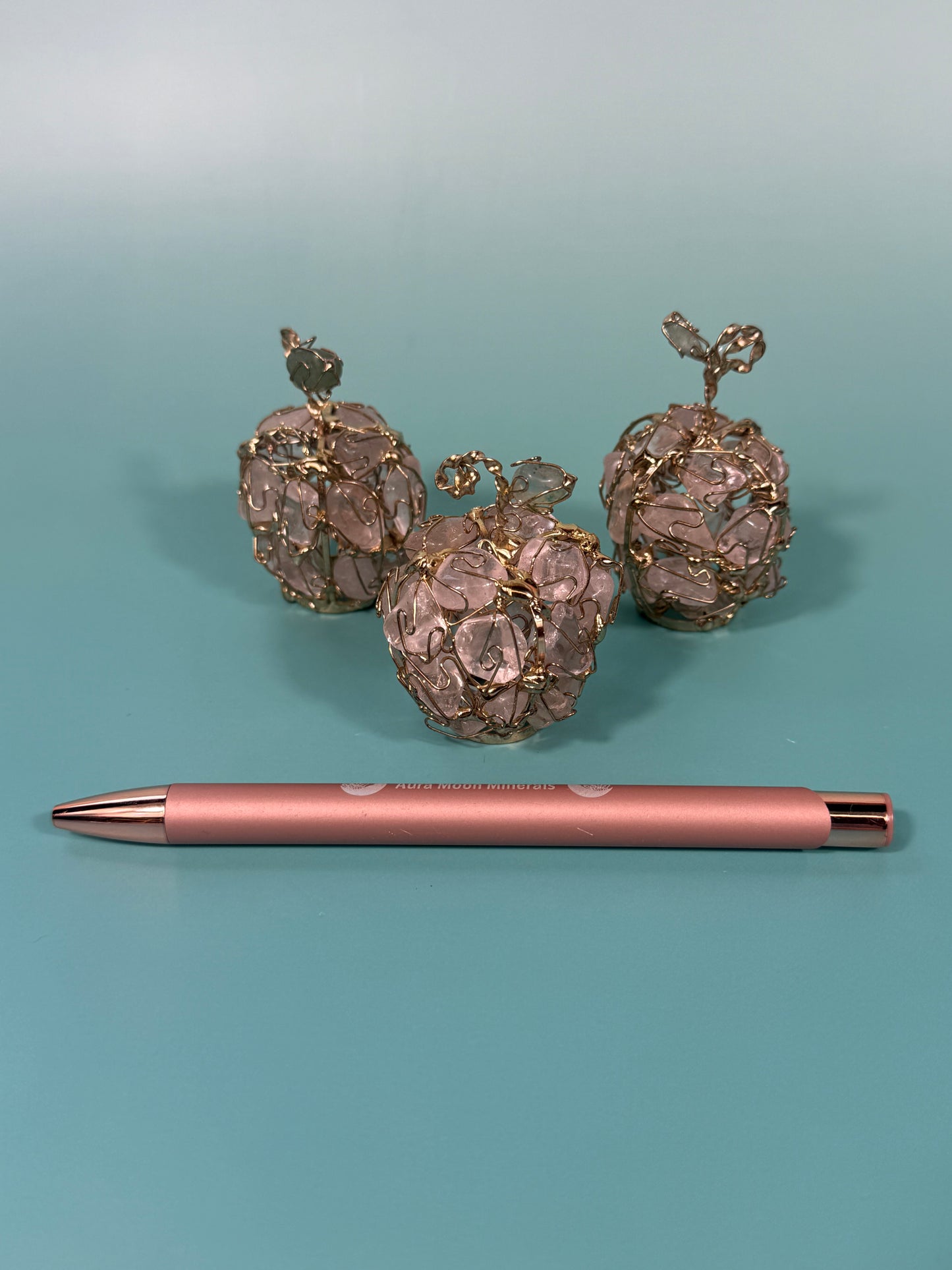 SM quartz wire wrapped apple
