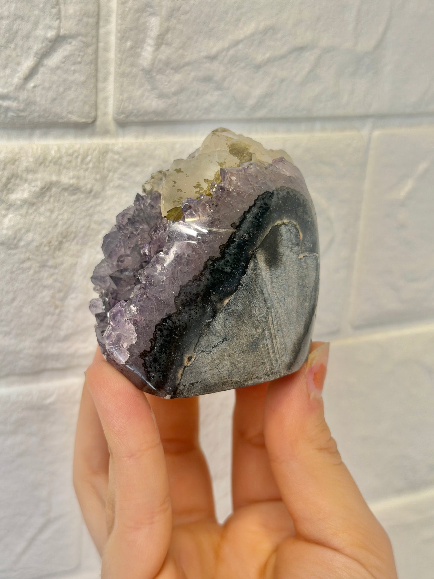 Beautiful purple Uruguay amethyst with calcite R