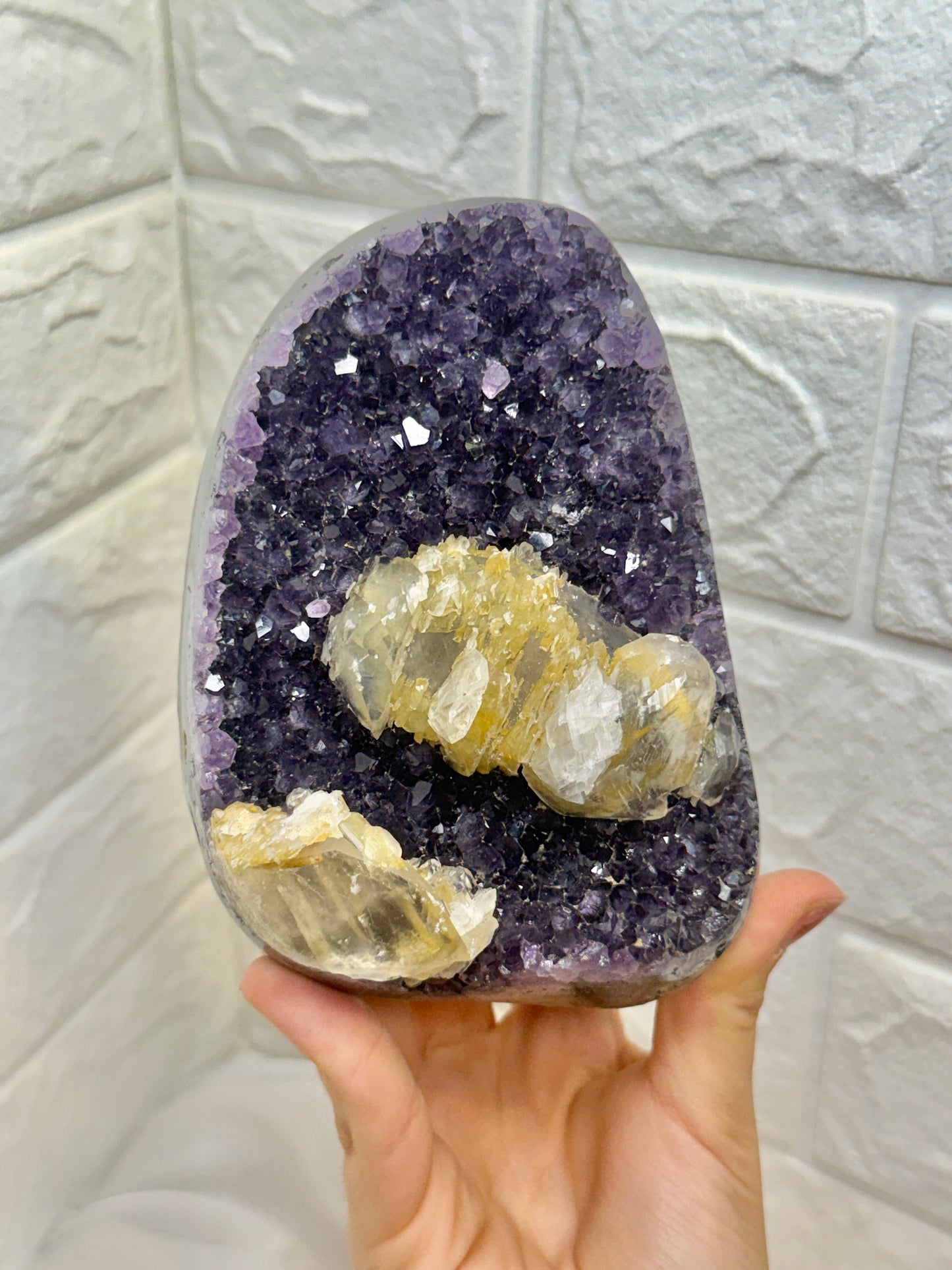 Amazing deep purple Uruguay amethyst with calcite R