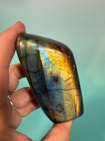 Rainbow flash labradorite Freeform K