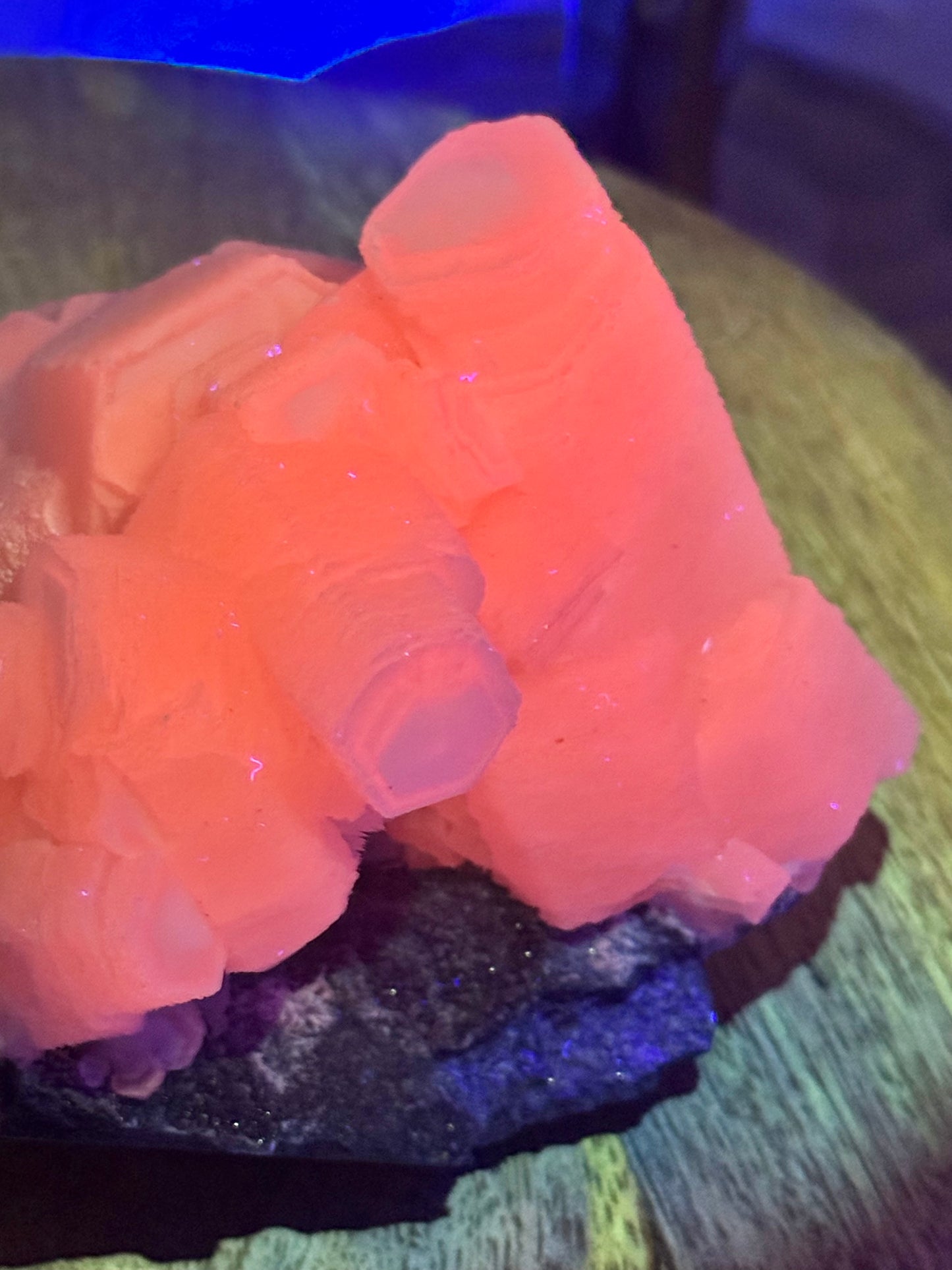 AAA pink coin calcite specimen from China (UV REACTIVE)