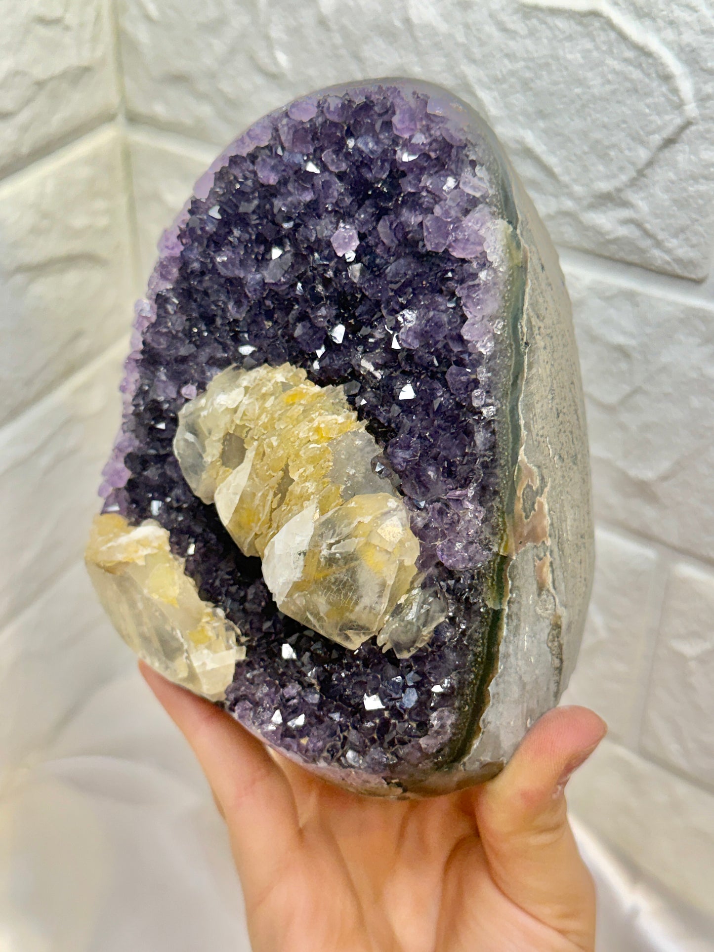 Amazing deep purple Uruguay amethyst with calcite R