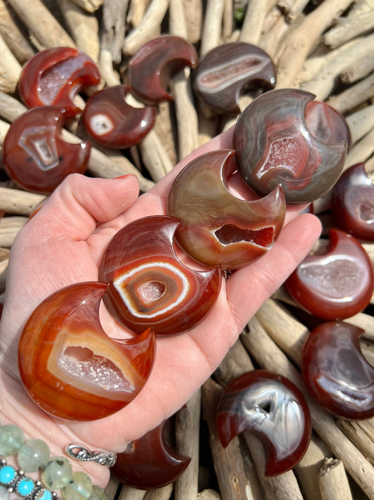 1 stunning carnelian moon