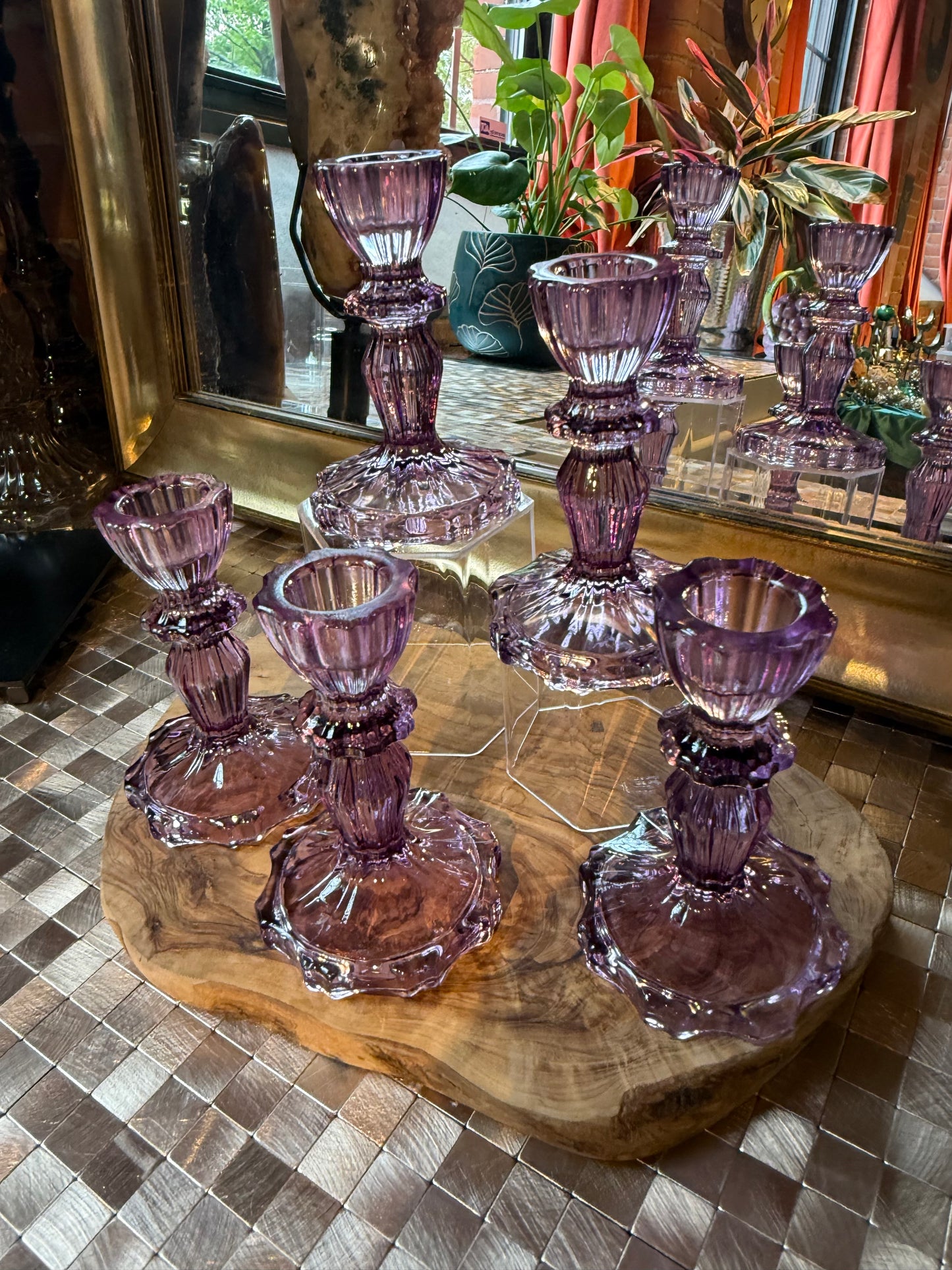 1 purple glass sphere holder (sphere not included)