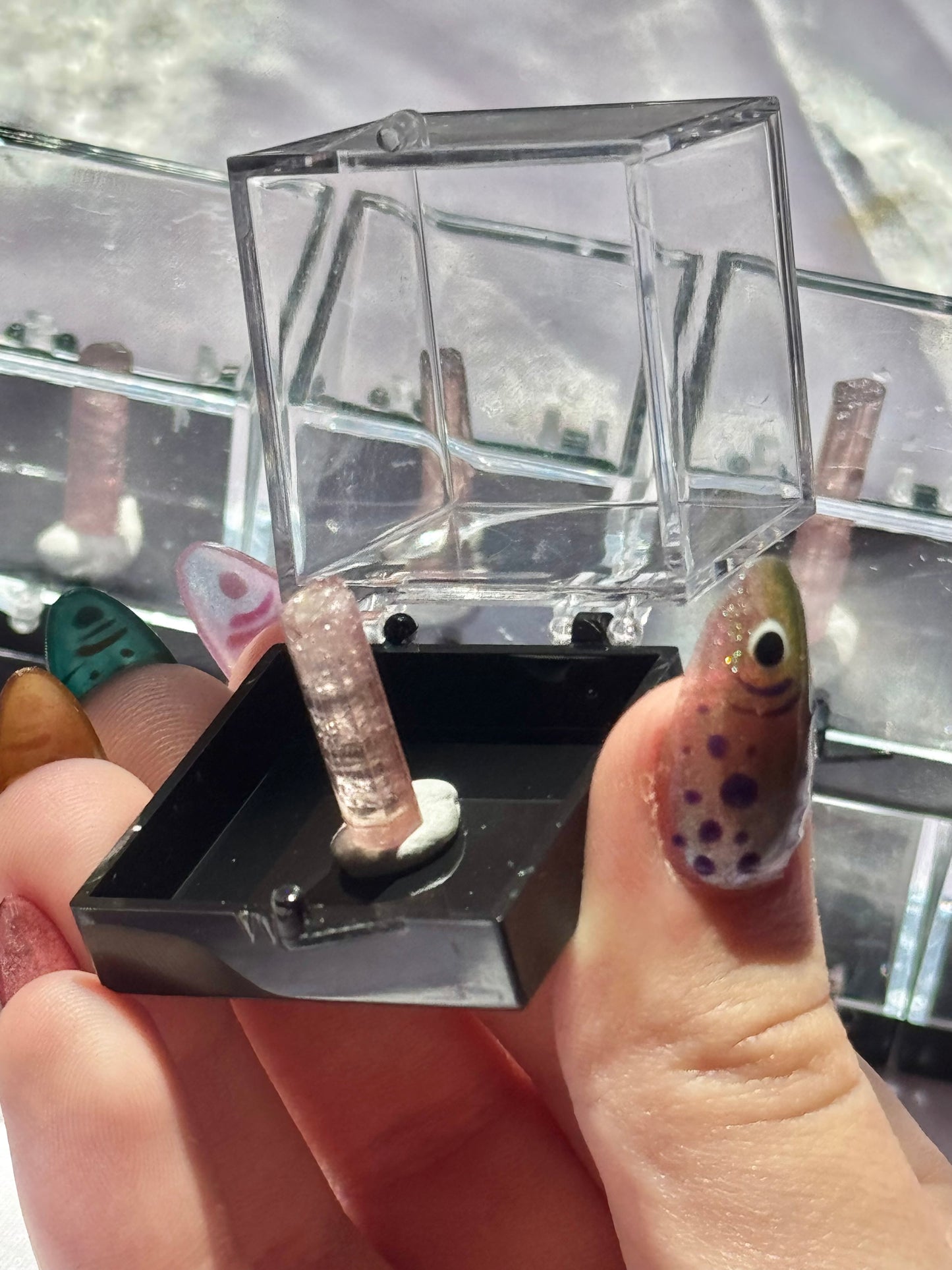 1 intuitive pink tourmaline from Afganistan (comes with box)