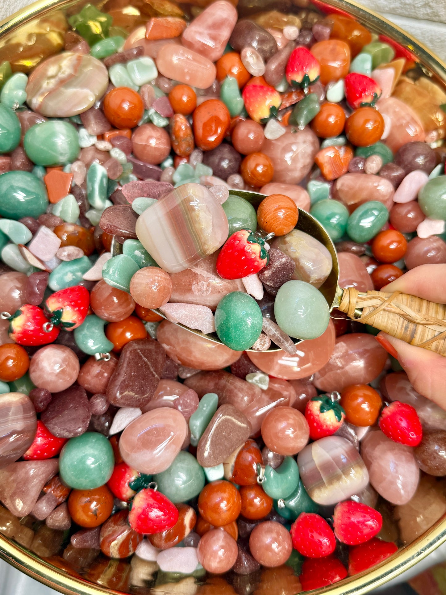 ✨NEW✨ Strawberry fields crystal confetti mix! 🍓💫
