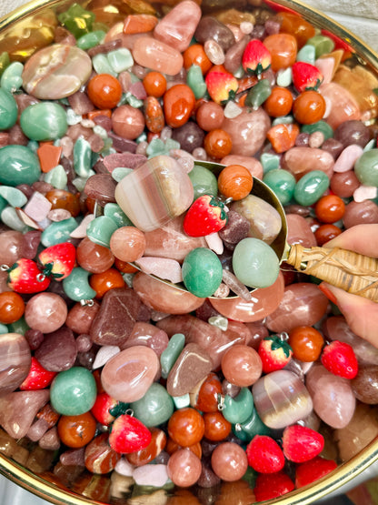 ✨NEW✨ Strawberry fields crystal confetti mix! 🍓💫