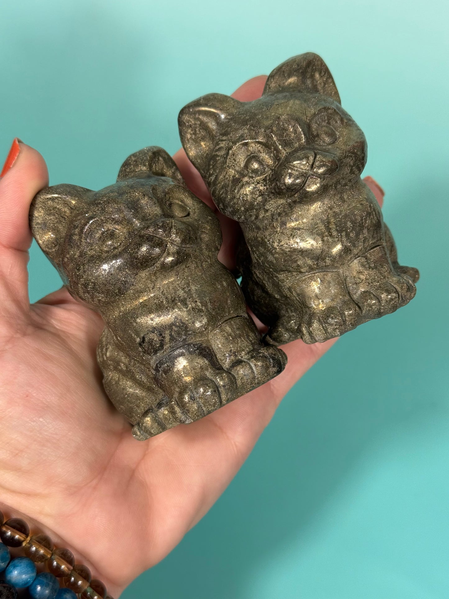 1 pyrite cat carving