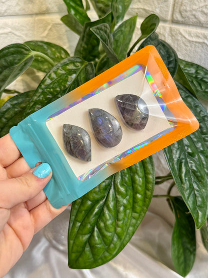 1 auramoon MED labradorite cabachon pack