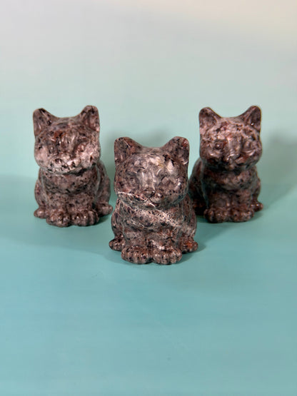 1 adorable larvikite cat carving