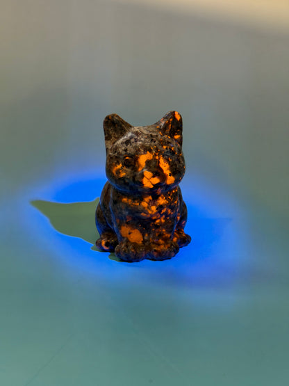 1 adorable larvikite cat carving