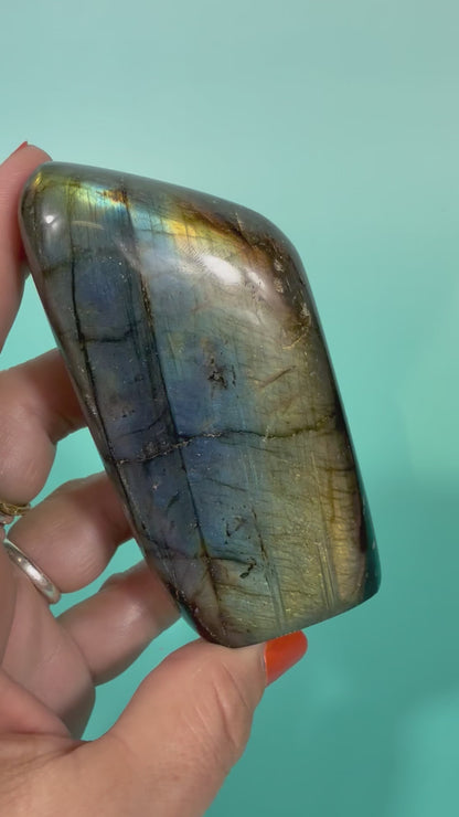 Rainbow flash labradorite Freeform K
