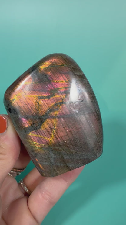 Fire flash labradorite Freeform O