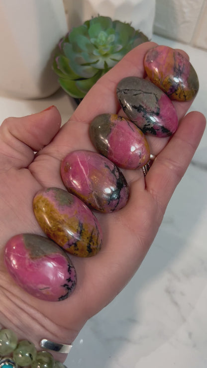 1 rhodonite cabochon