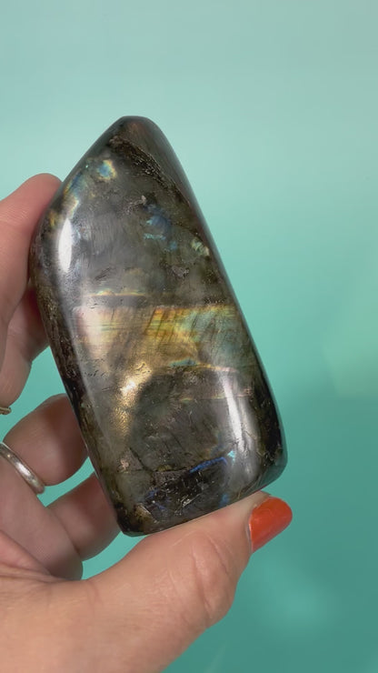 Rainbow flash labradorite Freeform K